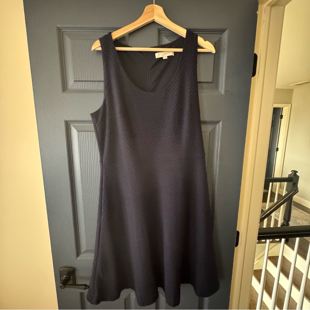 Elegant Navy Blue Sleeveless Dress